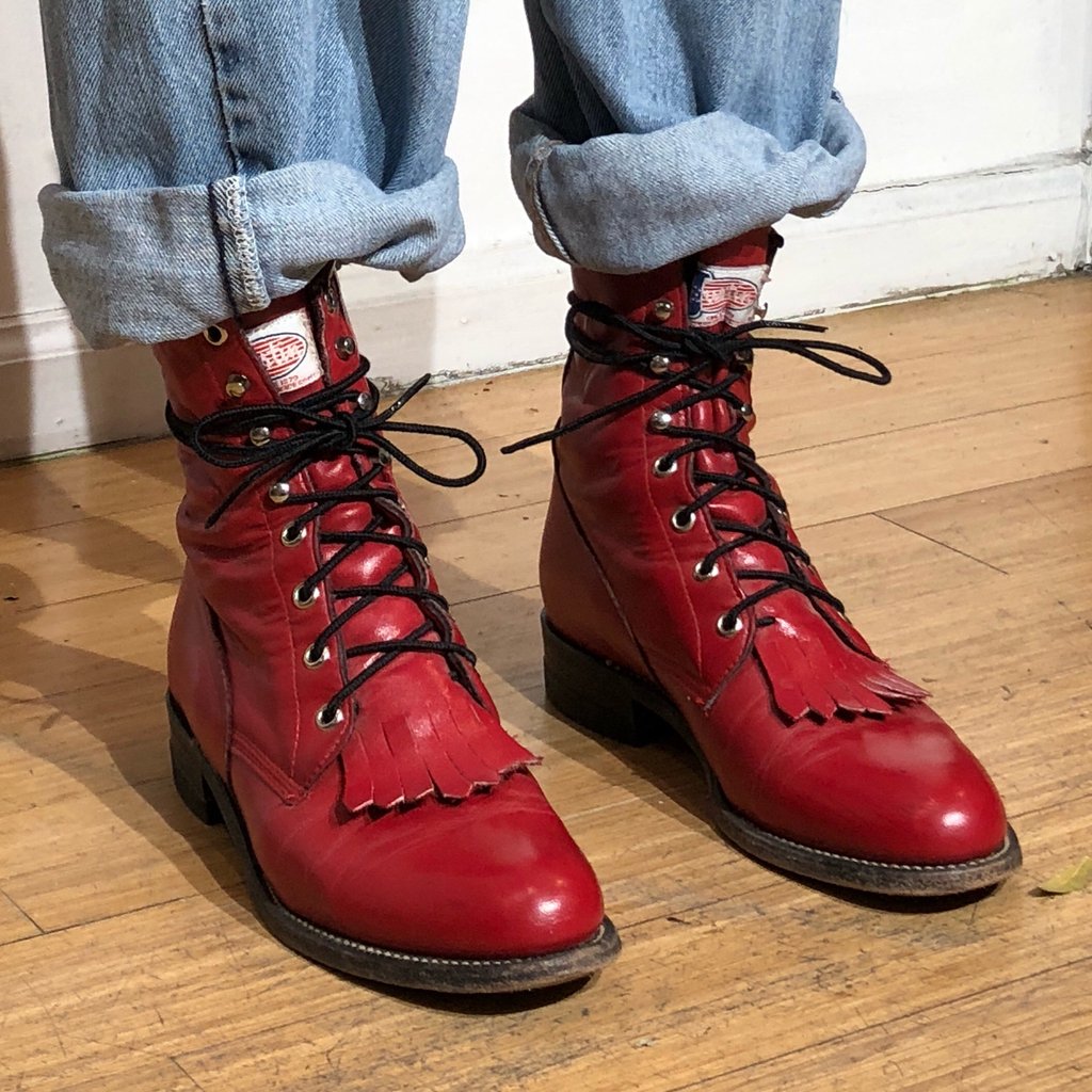 Красный туфли мужской. Ботинки красные Oasis. Красные ботинки женские. Красные ботинки мужские. Красные кожаные ботинки.